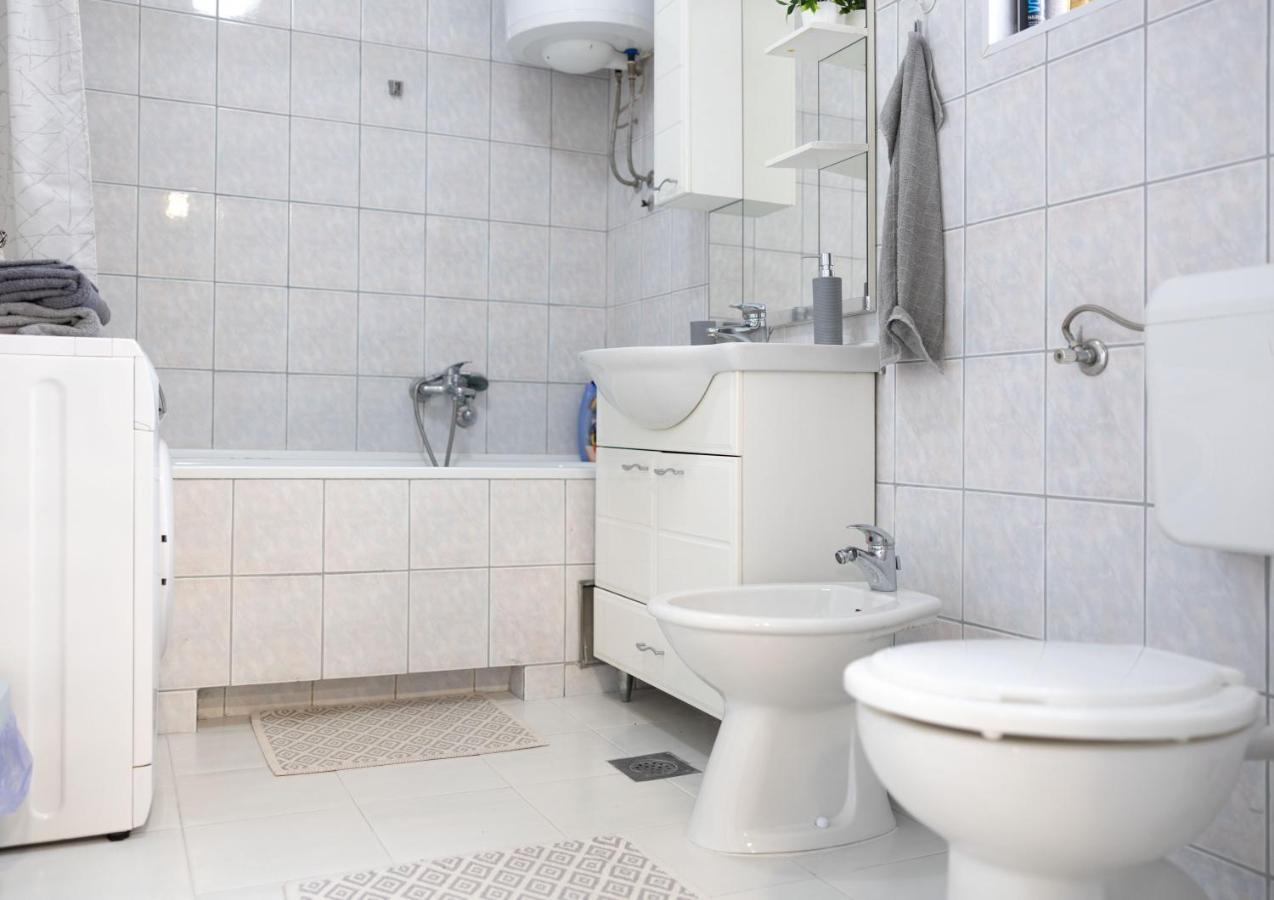 Apartment Teatar Tuzla Exterior foto